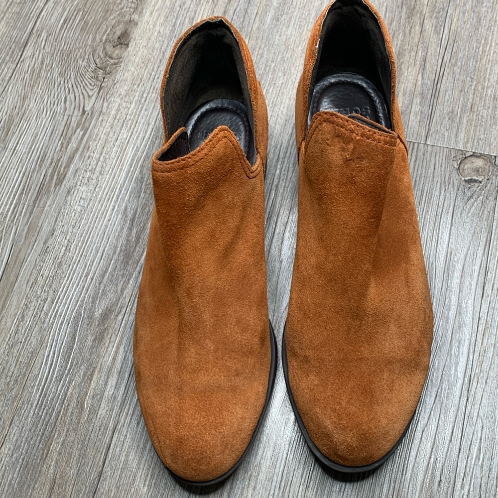 Sorel Lola II Women’s Size 8 Cut Out Suede Booties